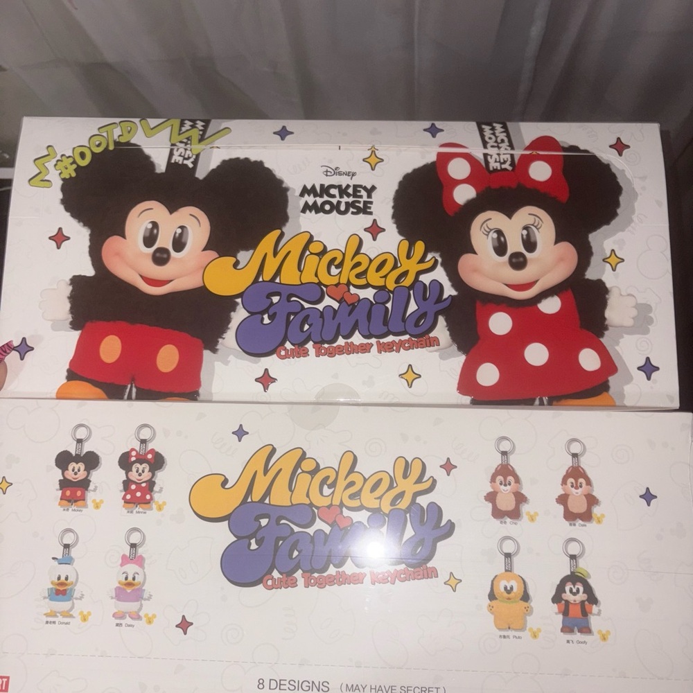 Popmart Mickey Fam Cute Together